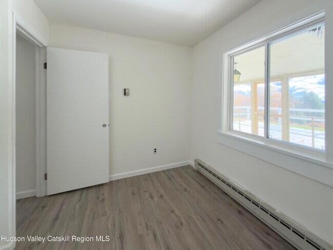 Building Photo - 13 Heyden Rd