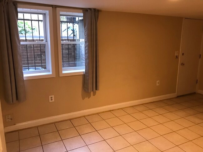 Great Natural Light - 1715 Euclid St NW