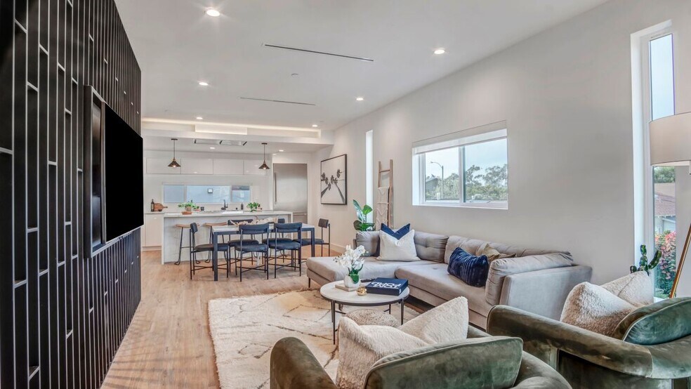 Building Photo - 3154 Curts Ave