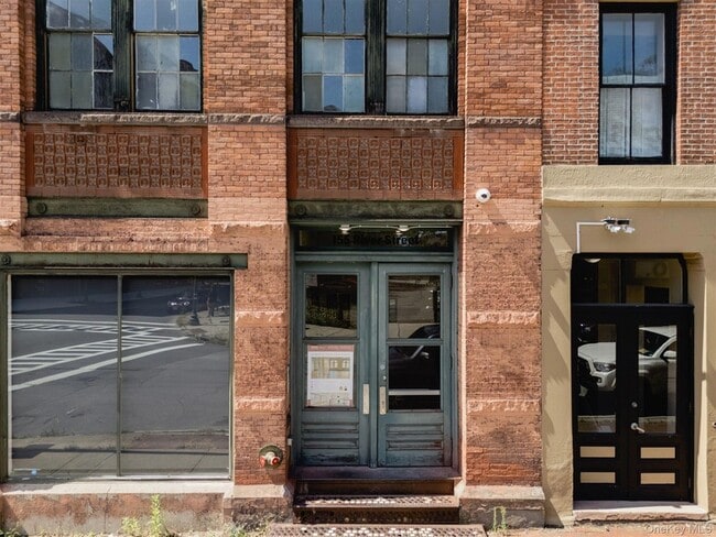 Building Photo - 155 S River St