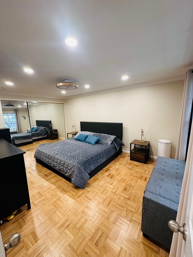 Building Photo - 2062 Danbury Pl