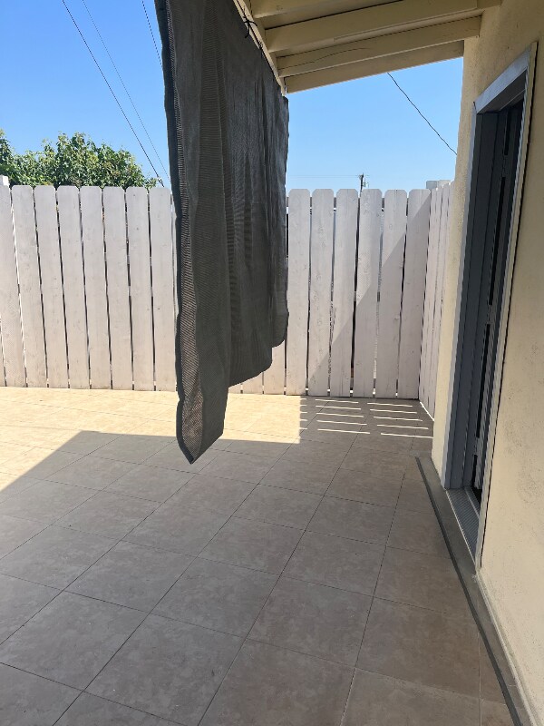 Building Photo - 33 Twilight St