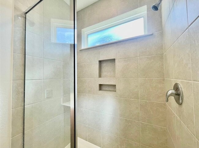 Building Photo - 7802 Winter Hawk Cir