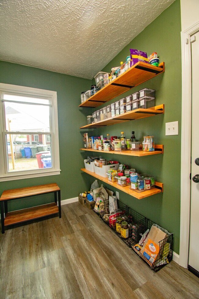 Building Photo - Coming Soon! 4 Bedroom 2 Bathroom Home: Pets Okay!