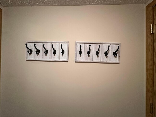 Building Photo - 135 Saratoga St