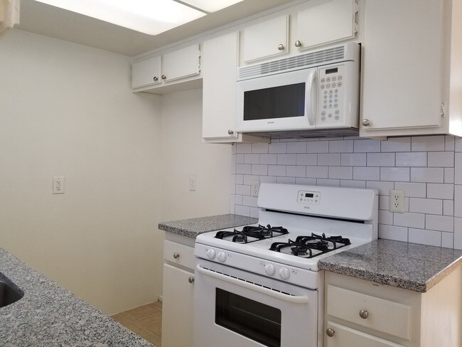 Building Photo - 12338