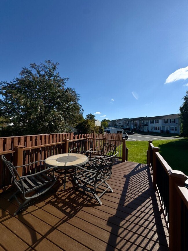 Building Photo - Charming 2 Bedroom/2 Bathroom Townhome with Spacious Yard and Deck in Woodlawn, MD!