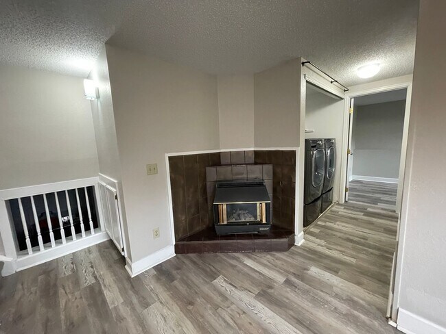 Building Photo - Move-In Ready Highlands Ranch Gem – Recently Updated 3 Bed/3 Bath