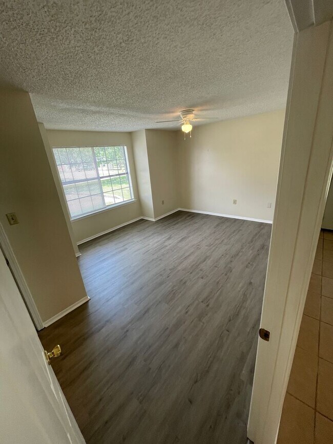 Building Photo - 8566 Leake Ave