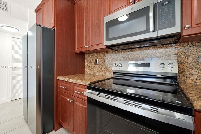 Building Photo - 7477 SW 82nd St