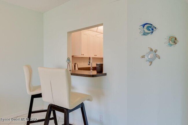 Building Photo - 6124 S River Run Dr