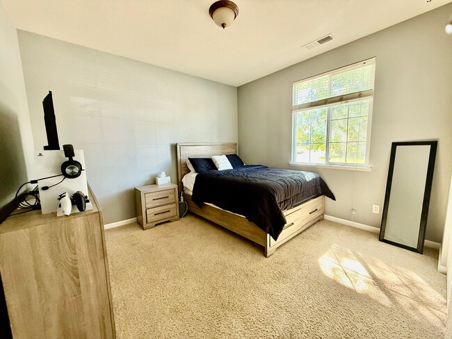 Building Photo - Great home in a cul de sac