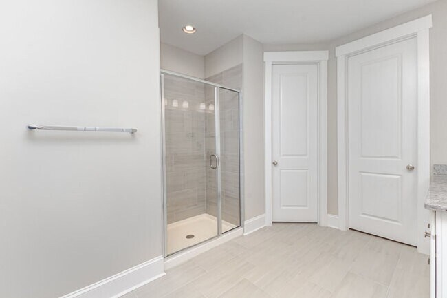 Building Photo - Exclusively Offered by Muse Realty Rentals...