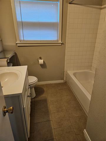 Building Photo - 2221 N Shannon St