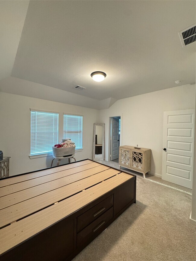 Building Photo - 6630 Escondido Dr