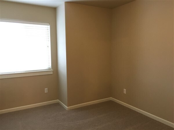 Building Photo - 3 Bedroom / 2.5 Bathroom - Pahlisch Homes ...