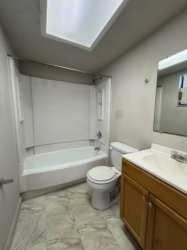 Building Photo - 1260 E 113th Ave