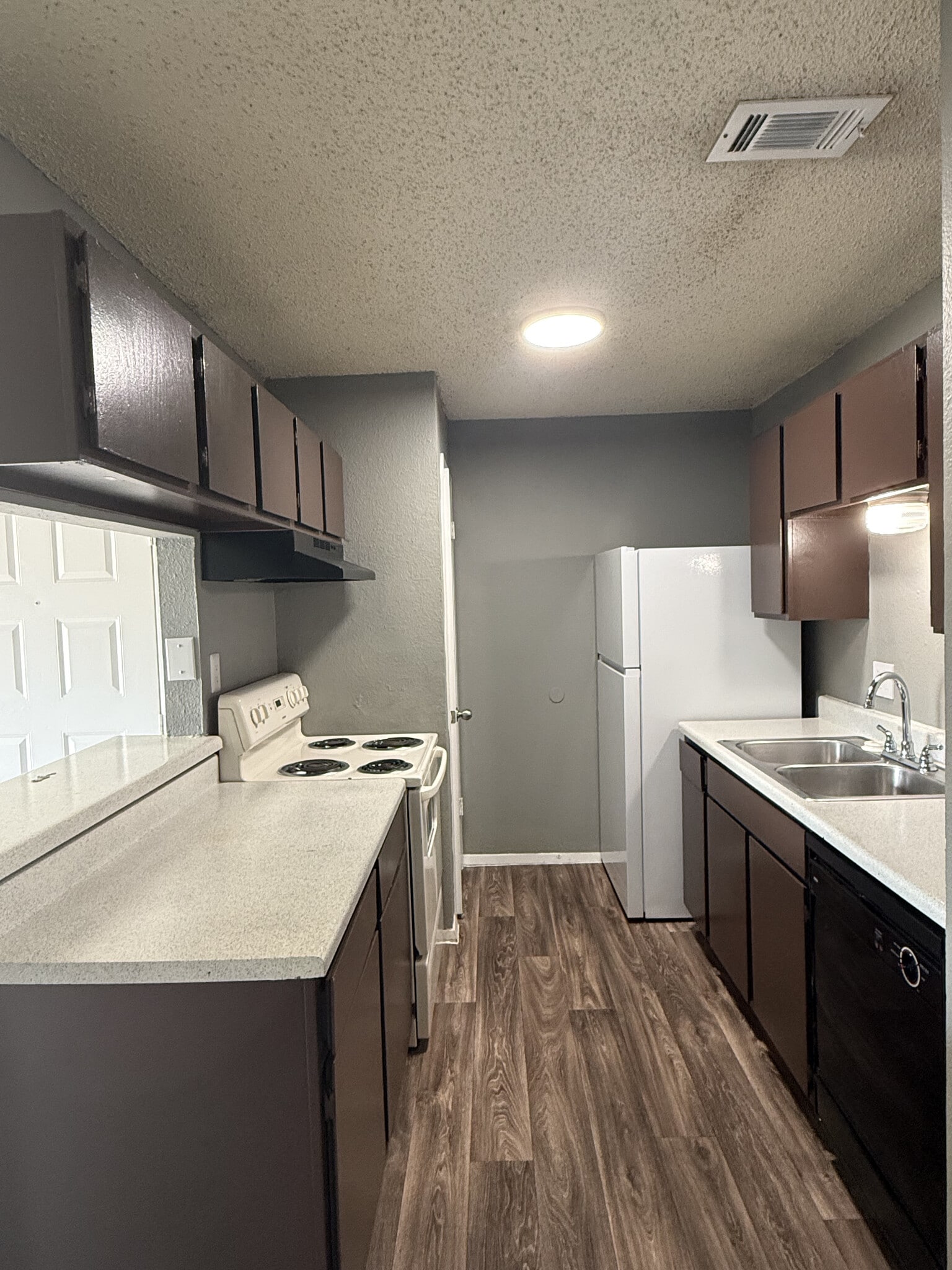 Building Photo - Town Village South Apartments