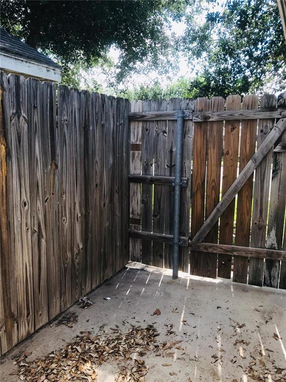 Building Photo - 423 La Mancha Dr