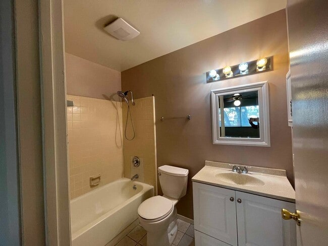 Building Photo - 8510 Timberwilde Dr