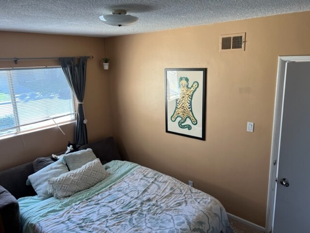 Building Photo - 1903 Huntington Ln