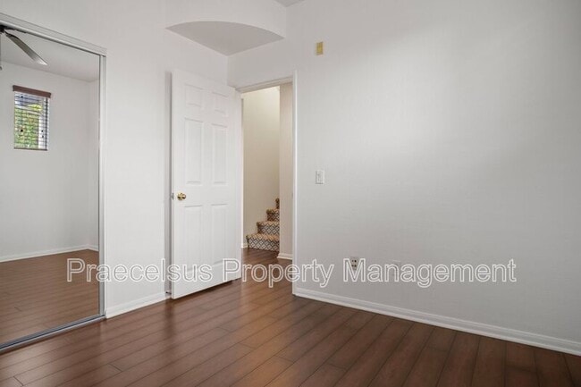 Building Photo - 2374 Calle Torreno