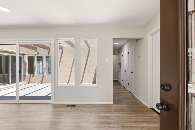 Building Photo - Exceptional Property in the NE Heights