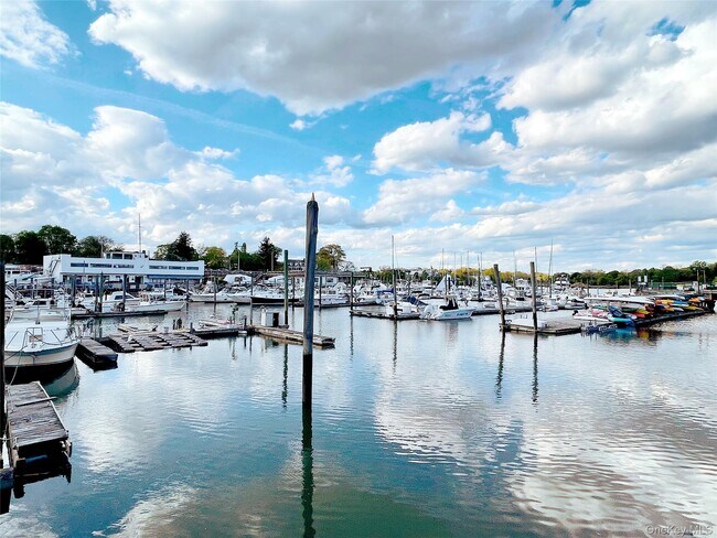 Building Photo - 25 Acacia Terrace