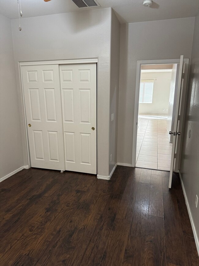 Building Photo - 8712 W Hammond Ln