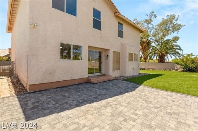 Building Photo - 3916 Varallo St