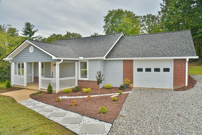 Building Photo - Charming Renovated Home on Acreage — Minutes from Town