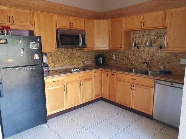 Building Photo - 6702 SW 152nd Pl