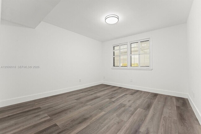 Building Photo - 16171 Blatt Blvd