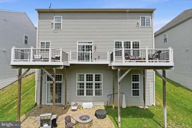 Building Photo - 6526 Wayside Pl