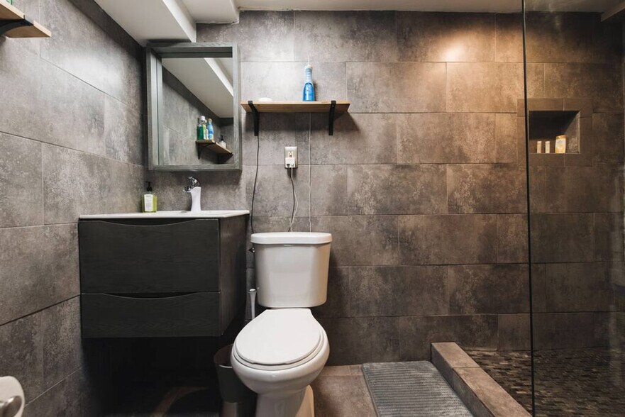 Building Photo - 1510 85th St