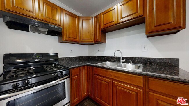 Building Photo - 3511 N Griffin Ave