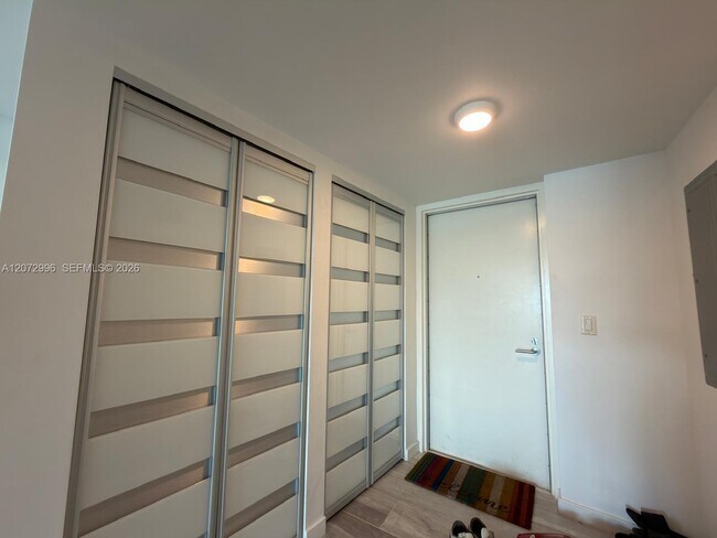 Building Photo - 6620 Indian Creek Dr