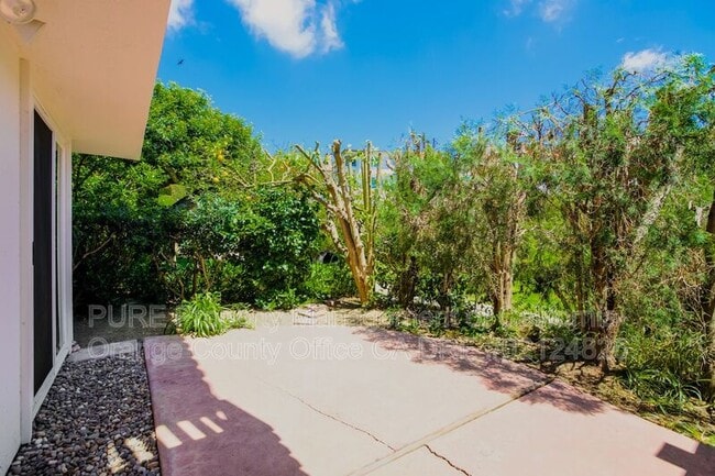 Building Photo - 3626 Calle Casino