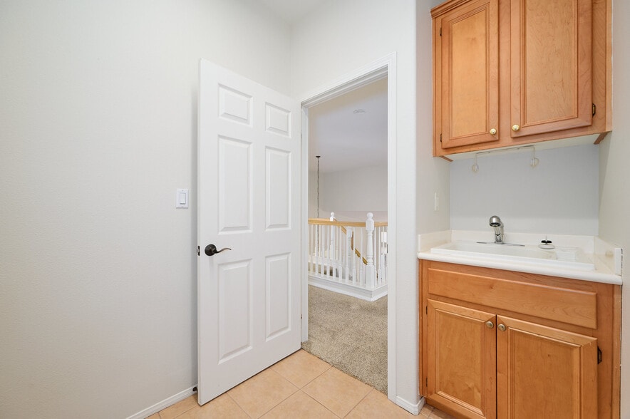 Laundry Room - 1807 Alta Vista Pl