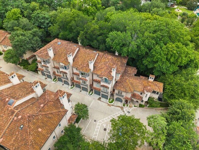 Building Photo - 1529 Barton Springs Rd