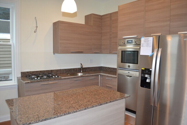 Building Photo - 4030 W Kamerling Ave