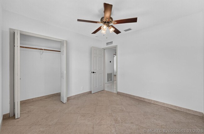 Building Photo - 905 NW 133rd Ave