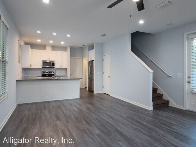 Building Photo - 4 br, 4 bath House - 608 SW 5th Terrace