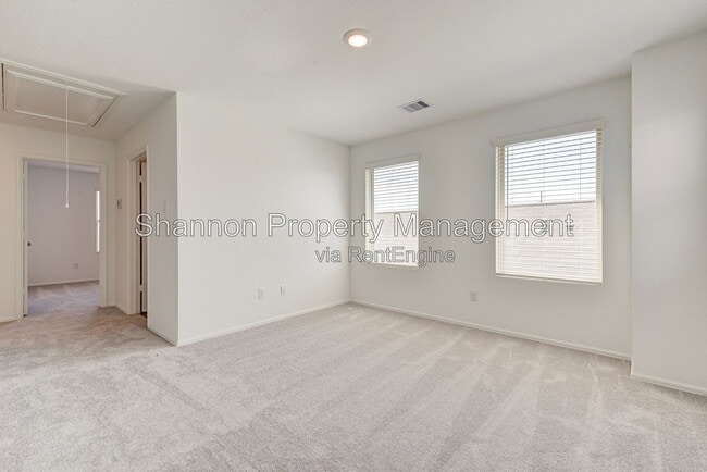 Building Photo - 7418 Clover Chase Dr