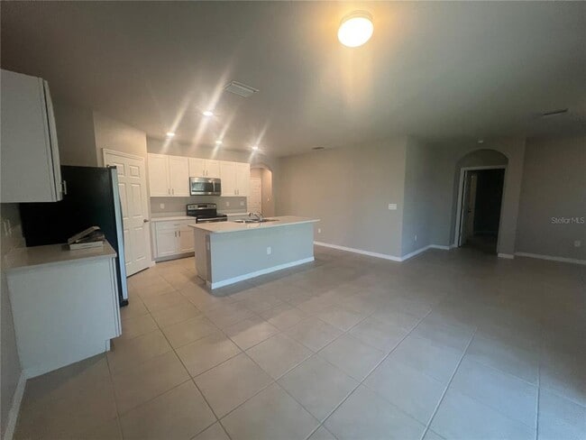 Building Photo - 280 Perute Ct