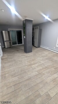 Building Photo - 309 W Broadway