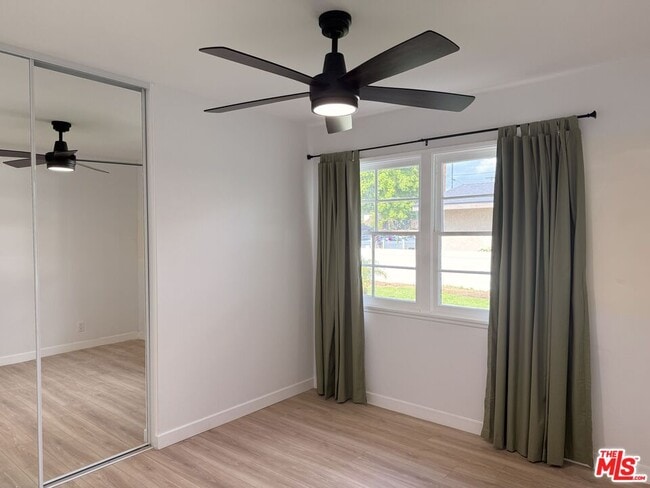 Building Photo - 7536 Shoup Ave