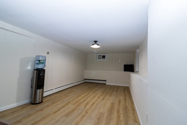 Building Photo - 149 Lakeside Blvd E