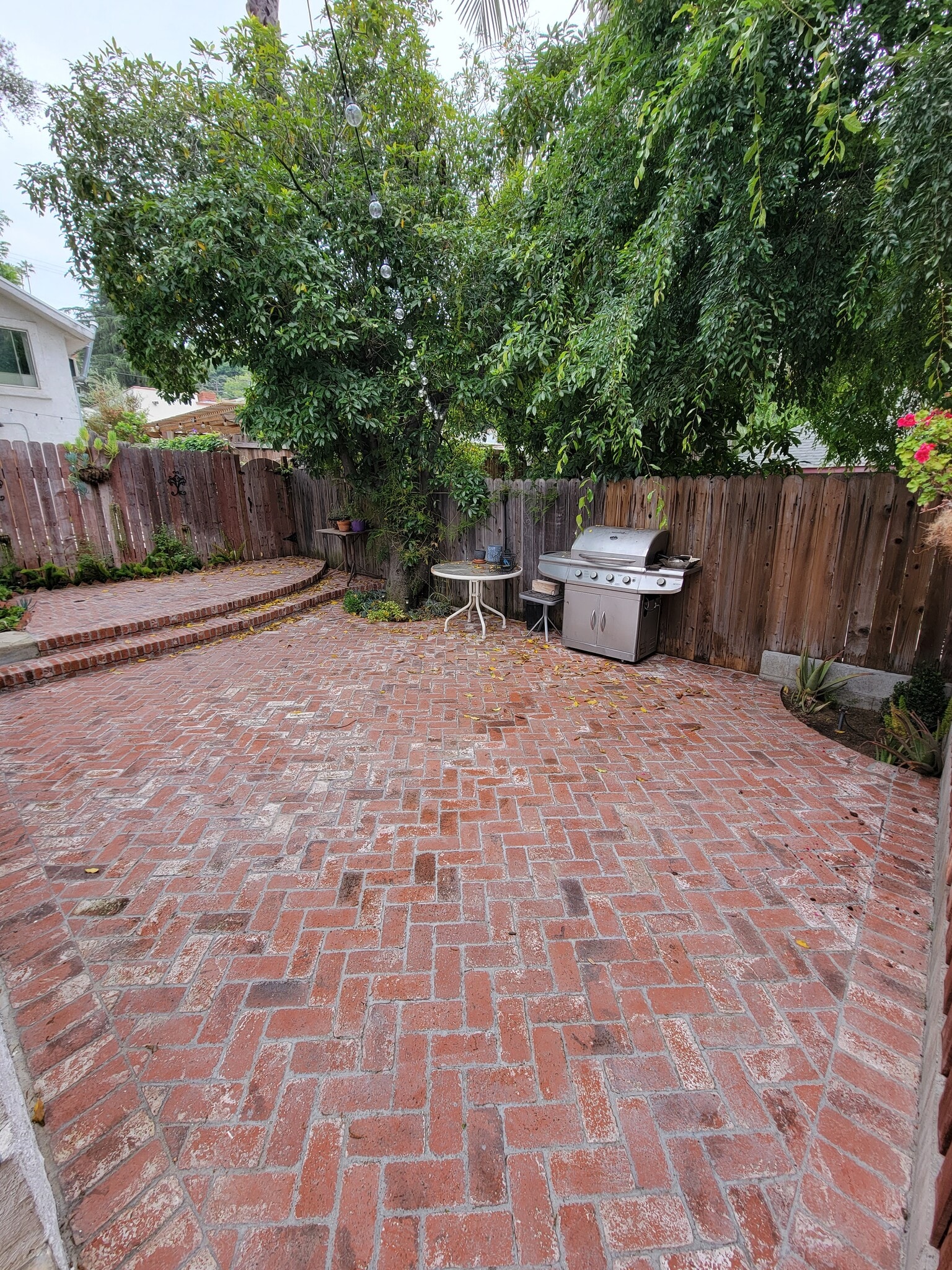 Building Photo - 5011 Lockhaven Ave