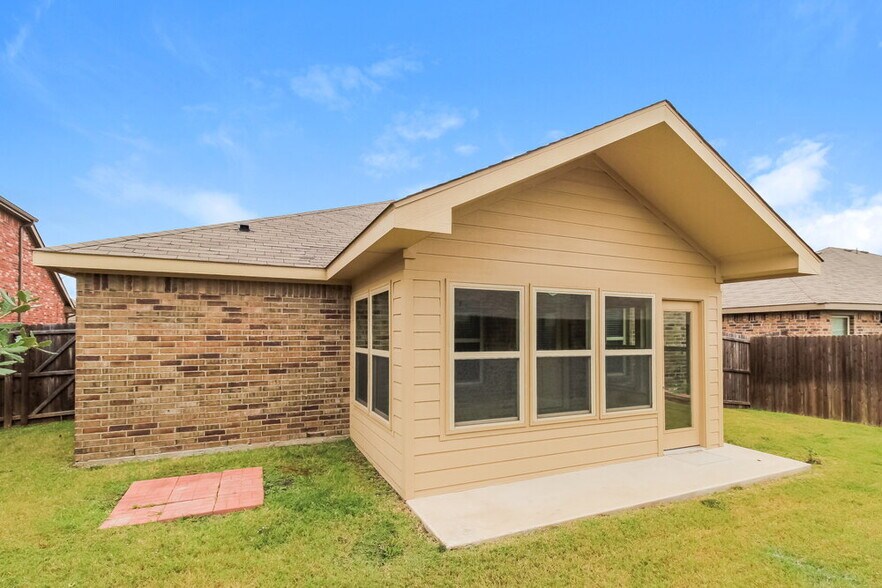 Building Photo - 2484 French St